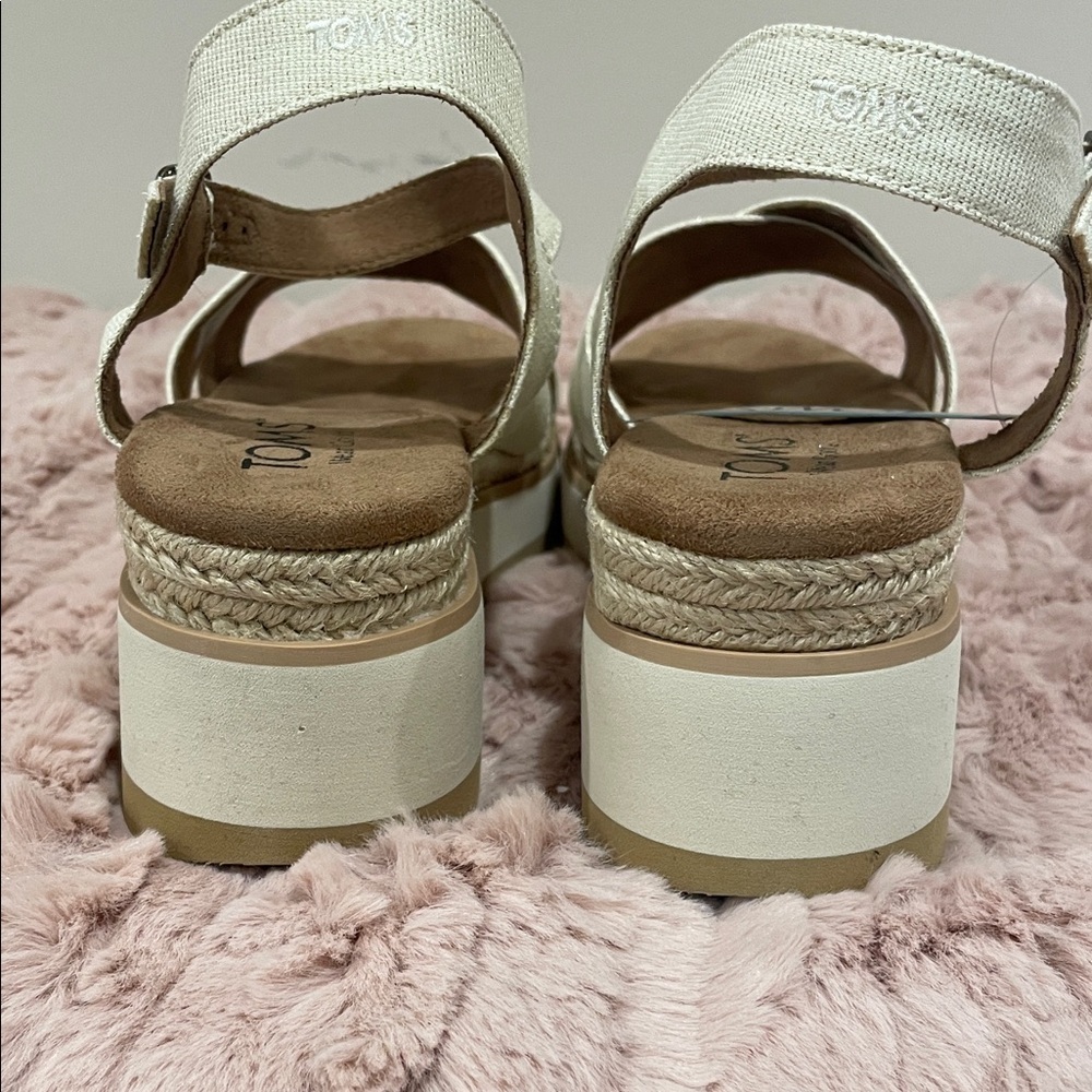 TOMS Noelani Women's Narural/Gold Metalic canvas Platform Sandals, size 9 NWT - Picture 4 of 7